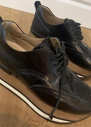 Hogan кросовківки на платформі