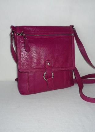 Бордовая практичная функциональная кожаная сумка на длинном ремне кроссбоди1 фото