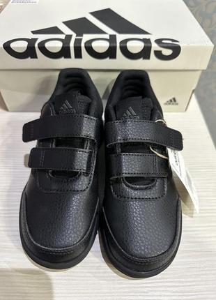 Adidas кросівки2 фото