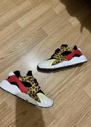 Кроссовки кожа и замша nike air max huarache оригинал размер 42 27 см новые в коробке абсолютно2 фото