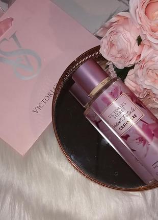 🎀😍💖новинка‼️ парфюмированный мист от victoria’s secret - velvet petals cashmere💖🌸🎀3 фото