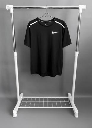 Футболка nike running dri-fit