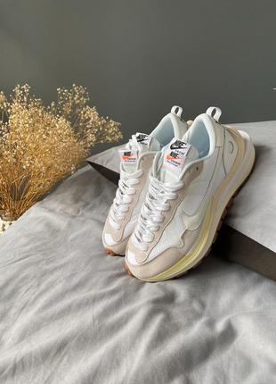 Кроссовки nike vaporwaffle sacai sail gum4 фото