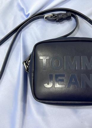 Продам сумочку tommy jeans