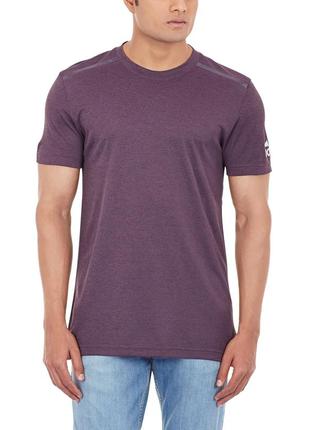 Оригинальная спортивная футболка с большим лого на рукаве от adidas