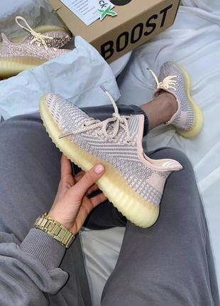 Жіночі кросівки adidas yeezy boost 350  люкс якість