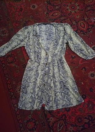 Платье змеиного окраса