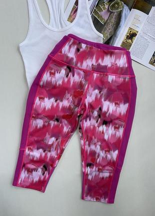 Спортивные бриджи капри в принт женские