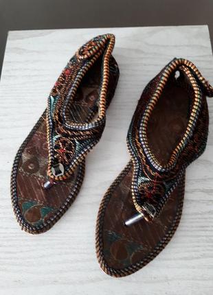 Босоножки в индийском стиле новые стелька 20