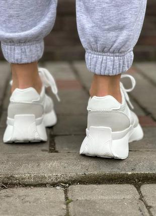 Жіночі демісезонні кросівки світло-бежеві шкіра7 фото