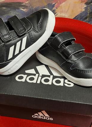 Шкіряні  кросівки adidas,21розмір