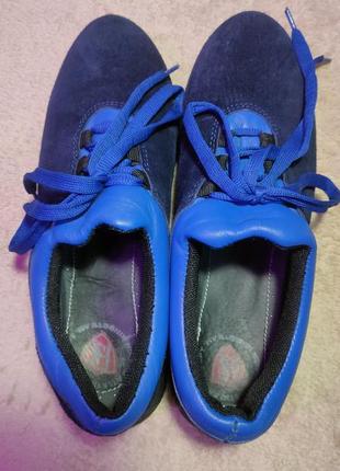 Кеди (кросівки), натуральна замша