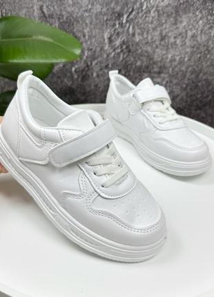 Дитячі білі кросівки для дівчаток та хлопчиків1 фото