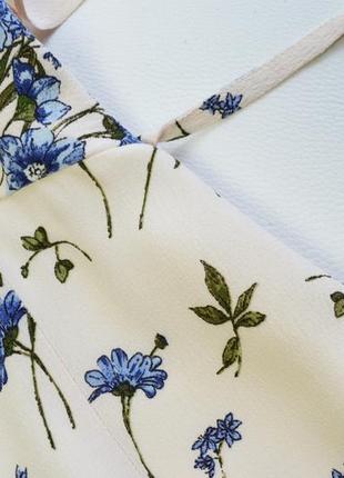 Роскошное пастельное платье миди в нежные цветы3 фото
