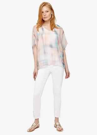 Шовкова блузка з абстрактним принтом у постільних тонах