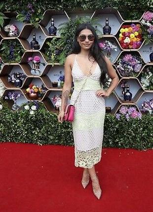 Розкішне плаття на бретелях