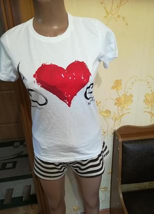 Фірмова футболка