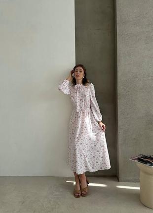 Красиве жіноче плаття в стилі міді