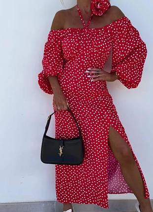 Женское платье длины миди, по спинке резинка, благодаря которой идеально садится по фигуре