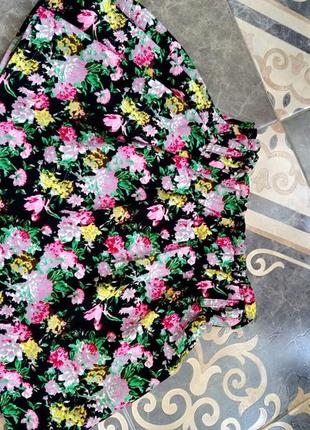 Стильная юбка в цветочном принте2 фото