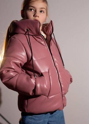 Демисезонная куртка на девочку подростка из эко-кожи модная подростковая курточка для девушек весна осень 140