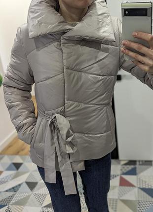 Демисезонна куртка. хs. бежева. не zara, mango, columbia