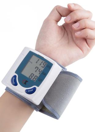 Цифровой автоматический тонометр blood pressure monitor для измерения ад и пульса 0201 топ !