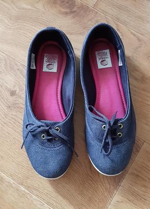 Супер зручні і стильні мокасини