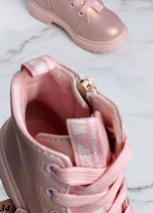Ботинки материал эко-кожа внутри флис цвет розовый на шнуровке + молния деми ботинки4 фото