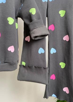 Костюм для девочки в стиле зара серый с сердечками свитшот на флисе с лосинами в рубчик комплект кофта и лосины лосины2 фото