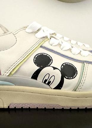 Снікерси від zara