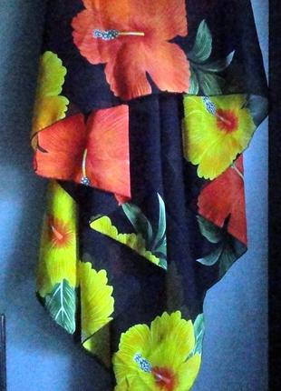 Парео черное с ярким рисунком