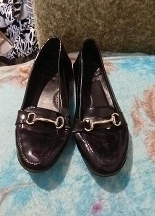 Лоферы / туфли / балетки