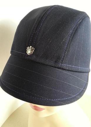 Кепка шапелье женская. полоска темно - синяя. мини - кокарда "корона"6 фото