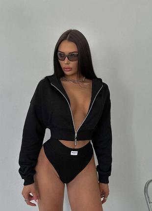 Спортивный костюм двойка короткая кроп кофта худи толстовка с капюшоном на молнии штаны карго с карманами джоггеры на резинке серый черный белый8 фото