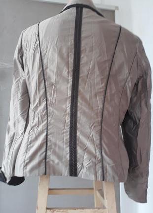 Пиджак с вышивкой3 фото