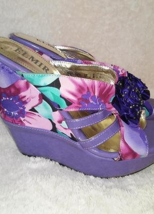 З дефектом.мега знижка.яскраві шльопанці -сабо в квіти на танкетці.36-37 - й розмір.