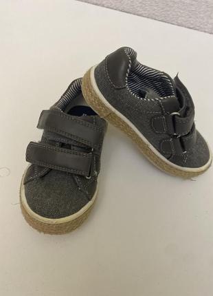 Стильні капчики від george