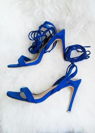 Трендовые босоножки на завязках,шнуровках от justfab.