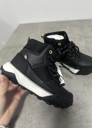 Демисезонные ботинки zara