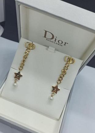 Серьги dior с звездочкой лого в золотые