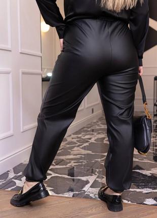 Стильные брюки джоггеры женские экокожа2 фото