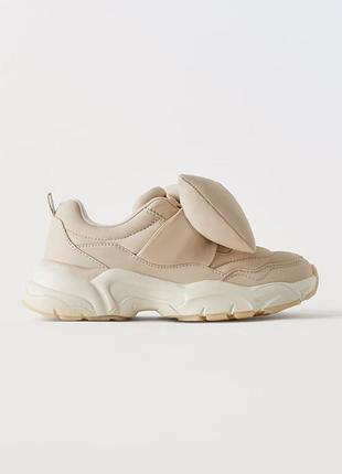 Кроссовки zara с бантом