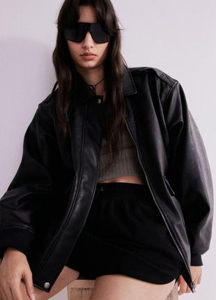 Куртка-бомбер из ткани с более тонкой подкладкой и поверхностным слоем