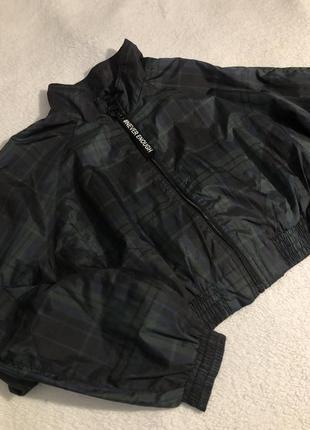 Укорочена куртка,вітровка bershka оригінал стан ідеальний розмір xs