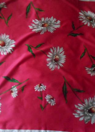 Шикарный большой  платок с ромашками цвет фуксии , полиэстер1 фото