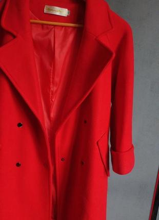Демисезонное красное пальто3 фото