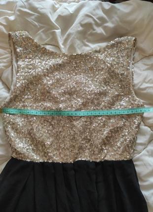 Чудесное платье с золотистыми пайеткпми