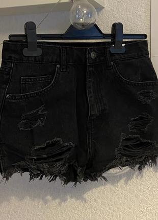 Летние короткие джинсовые шорты с рваностями cropp