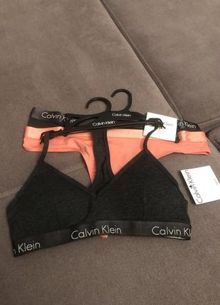 Топ  calvin klein